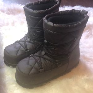 Ugg moon boots